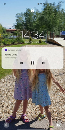 Amazon Music control on lock screen